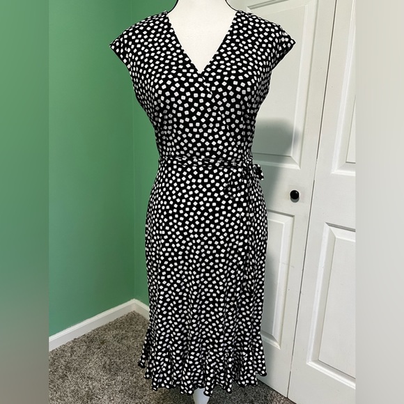 Dress - Picture 3 of 7